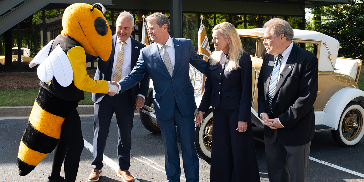 GT mascot with Georgia governor